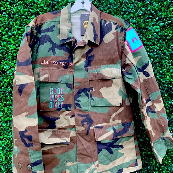 SOLD Peace: Vintage Camo BDU Jacket - Picture 1 of 8